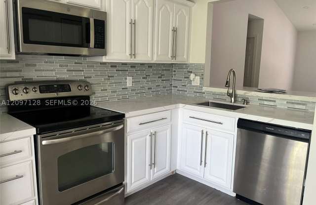 6646 SW 115th Ct Gallery 4