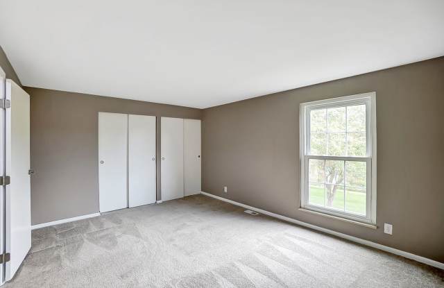 Beautifully remodeled Condo with Covered Parking! Gallery 1