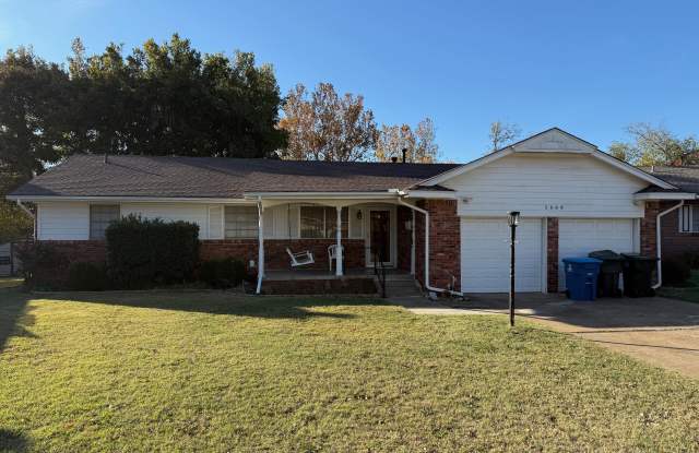3009 N Woodcrest Dr Gallery 1