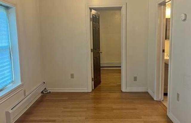 113 N QUEEN Street Gallery 2