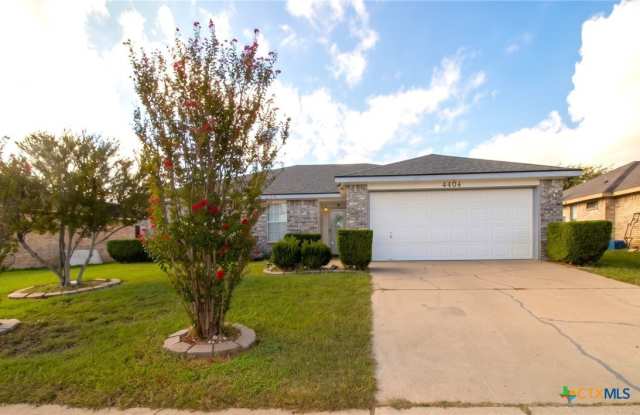 4404 Fieldcrest Drive Gallery 1