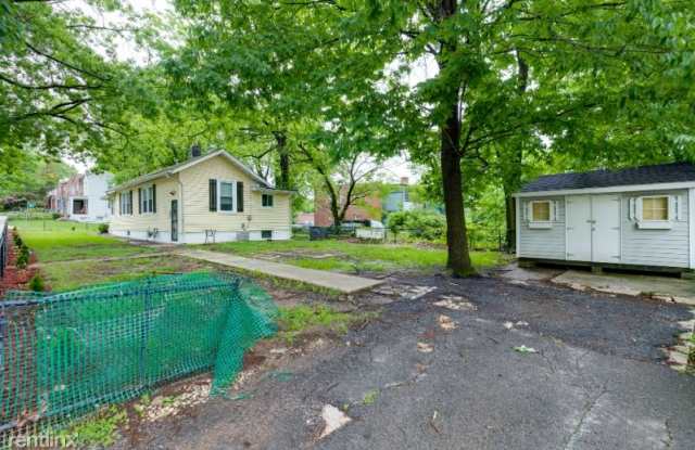 2722 26th Street, NE Gallery 4