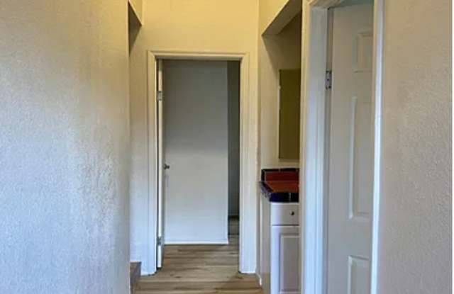 South Side Rental Near NAU & Downtown Gallery 3