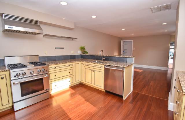 1734 Bank St photos photos