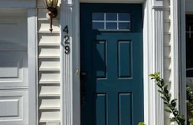 Spacious End Unit-Townhome in Hockessin’s Dennison Ridge Gallery 3