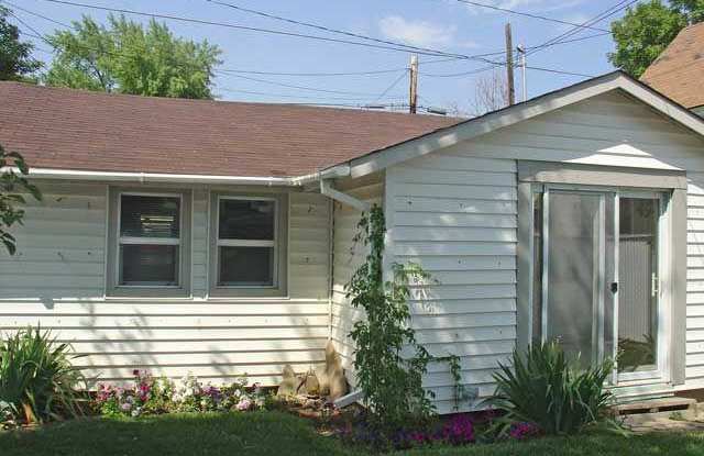 141 1/2 Broadwater Ave. photos photos