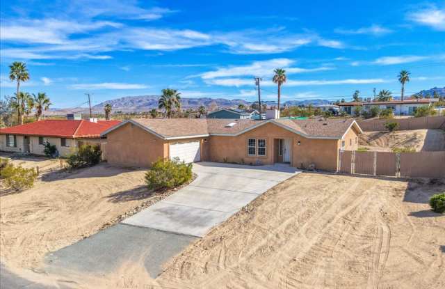 29 Palms home in great neighborhood! photos photos