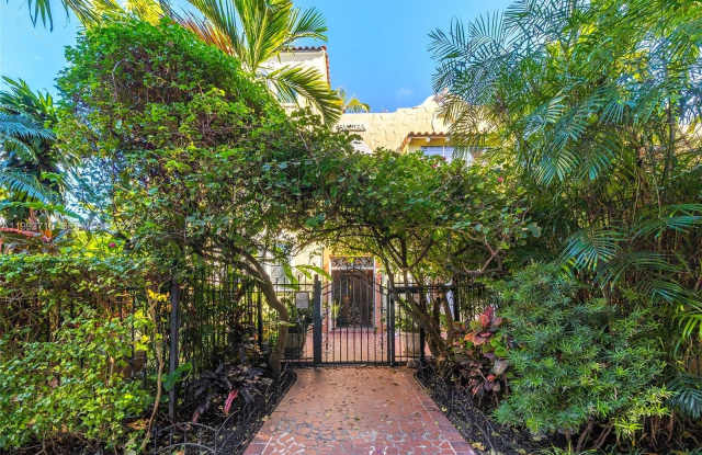 1361 Meridian Ave photos photos