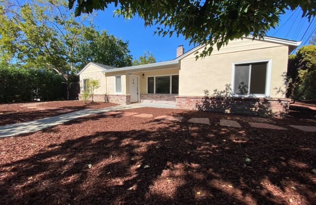 1246 Altschul Ave - 1246 Altschul Avenue, West Menlo Park, CA 94025