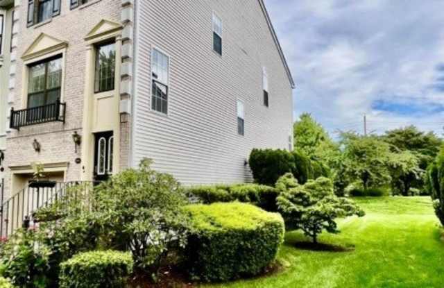 456 Hartford Dr Gallery 2