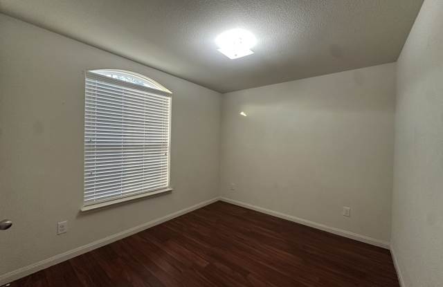 1818 Clegg Street Gallery 4