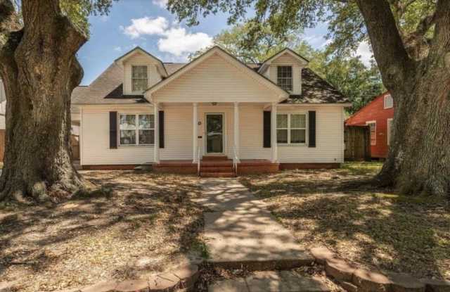 130 E Circuit photos photos