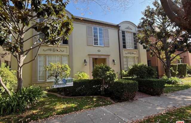 204 S Reeves Dr photos photos