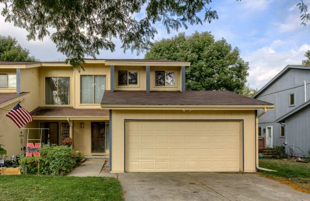 Maintenance Free Living in 2 Bedroom Bellevue Duplex!! photos photos