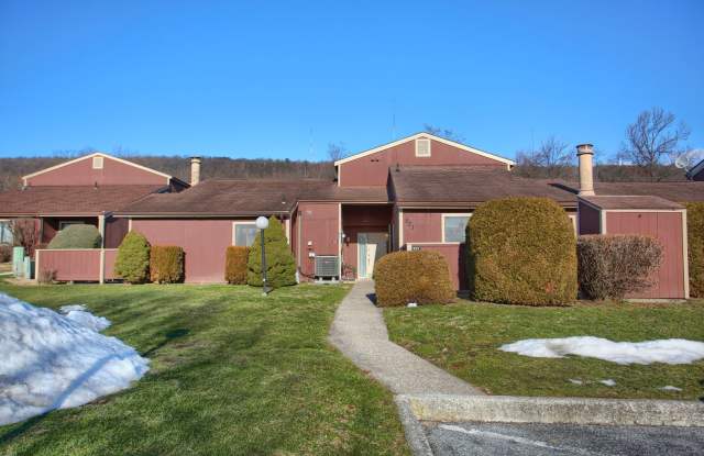 3 bed 2.5 bath Condo- Woodcrest Village - 823 Lee Lane, Cumberland County, PA 17025