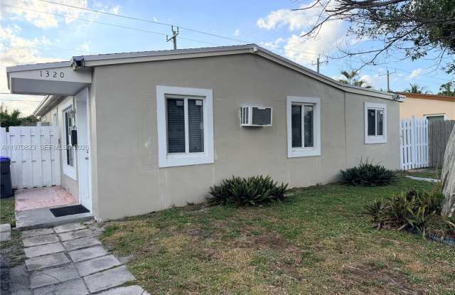 1320 N 69th Way photos photos