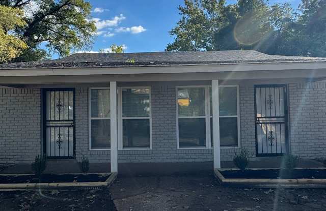 2949 Carnes Ave - 2949 Carnes Avenue, Memphis, TN 38111