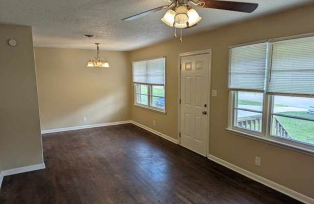 2213 Glen Iris Road, NW Gallery 3