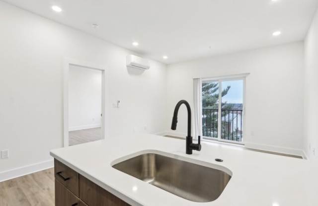 6155 Ridge Avenue - 303 Gallery 4