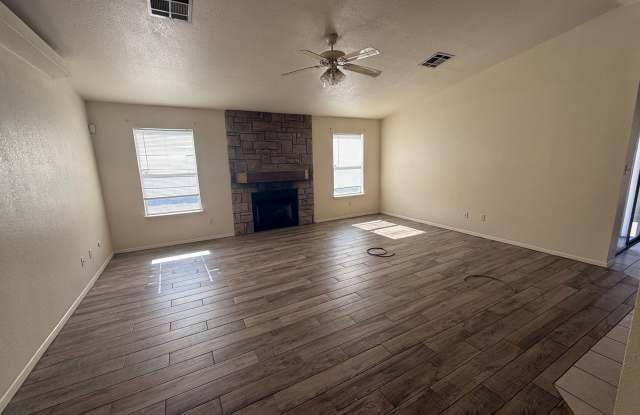 Beautiful home in great Area Gallery 3