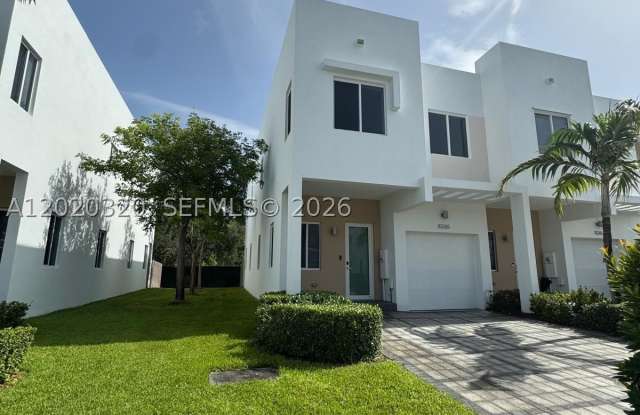 10265 NW 72nd Ter photos photos