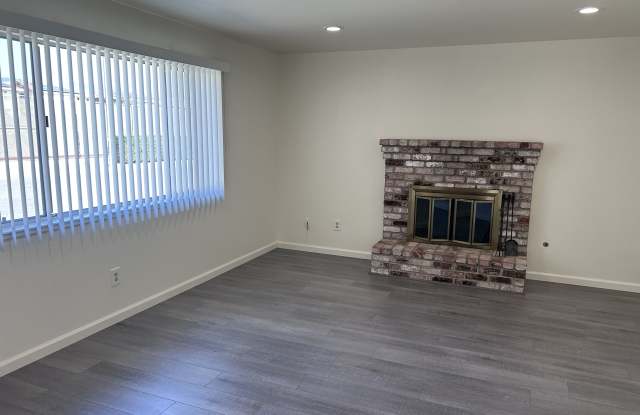 745 Cedar Dr Gallery 4