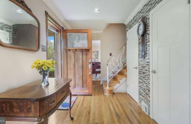646 GREEN BRIAR Road Gallery 2