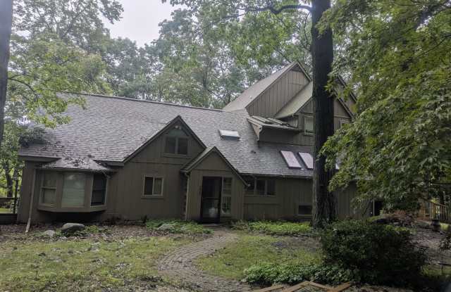 2563 Scio Road Gallery 1