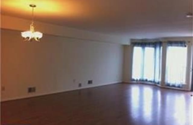 16 COLEBROOK COURT Gallery 4