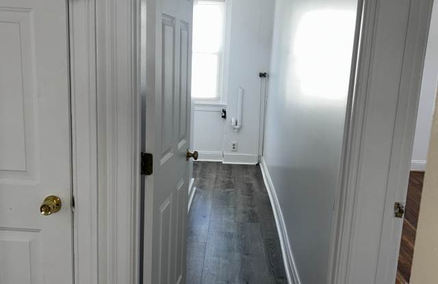 106 Taylor Street Gallery 4