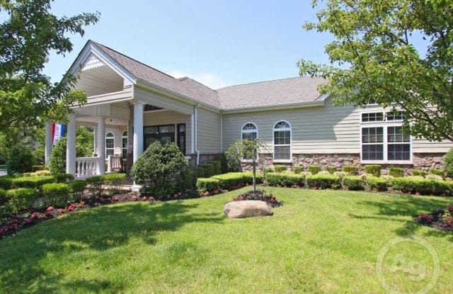 174 Pineview Ln Unit C22 - 174 Pineview Lane, Coram, NY 11727