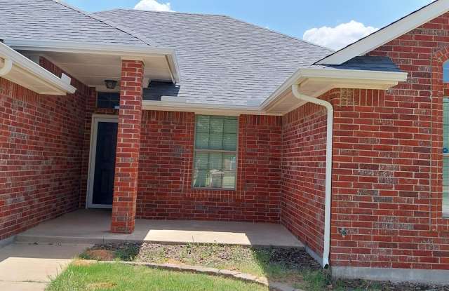 808 Canyon Dr Gallery 2