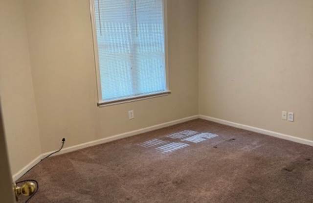 2 bd/2 ba house - 2558 Arlington - Tupelo Gallery 4