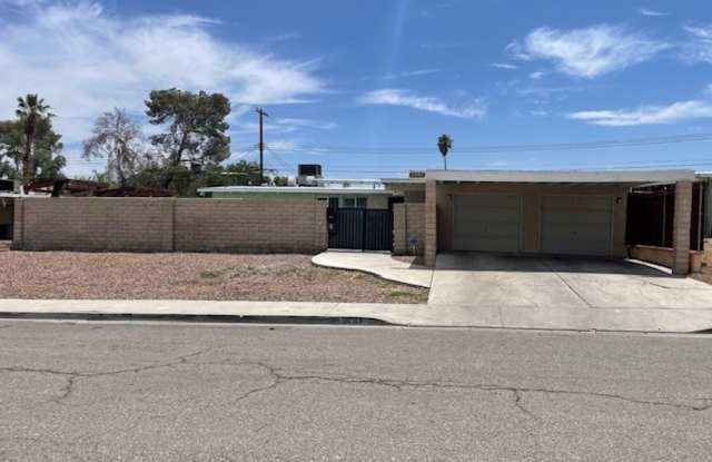 2283 Natalie Ave ! Single Story 4 Bed/ 3 Bath Home ! photos photos