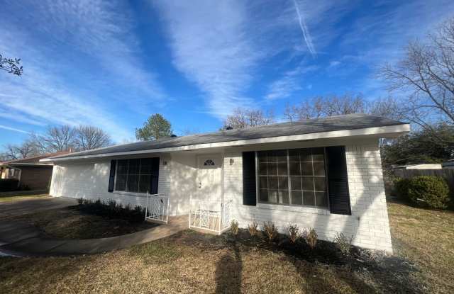 Updated in North Bossier.. Close to Barksdale Air Force Base.. photos photos