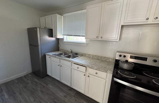 1 Bedroom, 1 Bathroom Brick Apartment in Live Oak Gallery 2