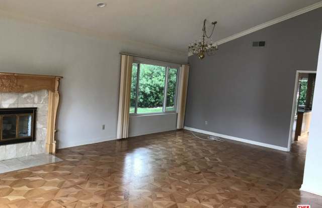 17601 ARVIDA Drive Gallery 2