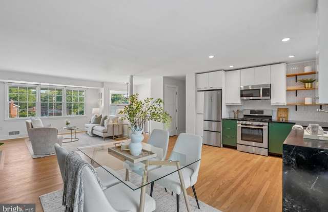 10316 MONROE Court Gallery 3