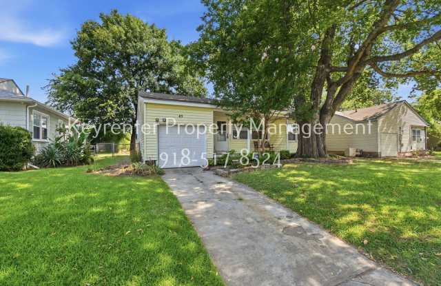 Remodeled Midtown Tulsa Bungalow – Classic Charm with Modern Updates! Gallery 3