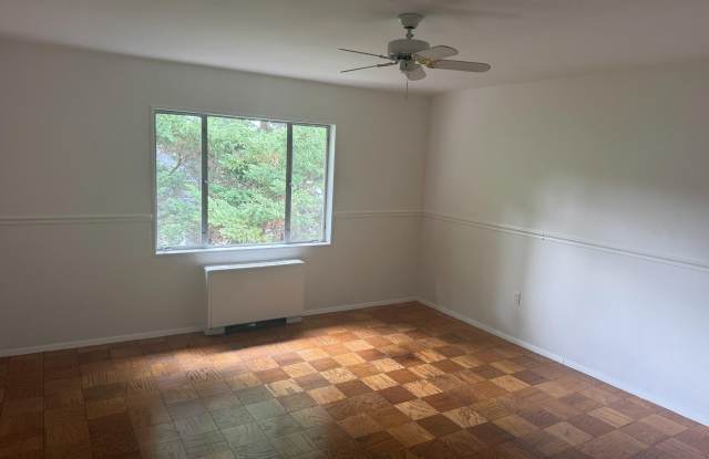 5301 WESTBARD Circle Gallery 4