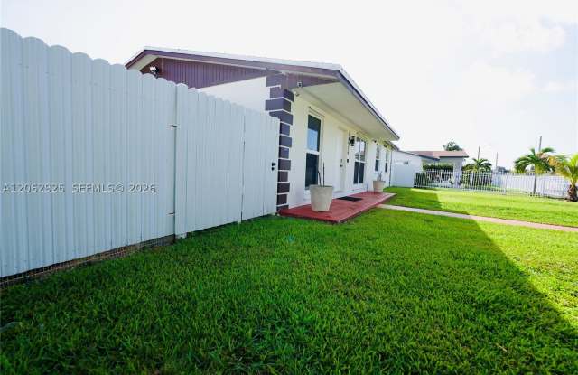 14515 SW 105th Ct Gallery 2