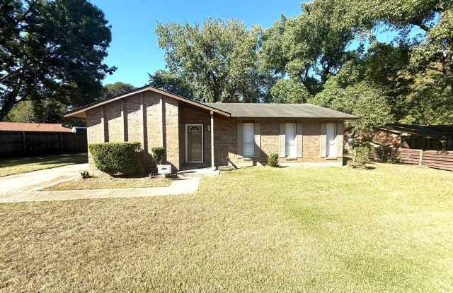 ** 3 Bed 2 Bath located off Wares Ferry road ** Call 334-366-9198 to schedule a self tour photos photos