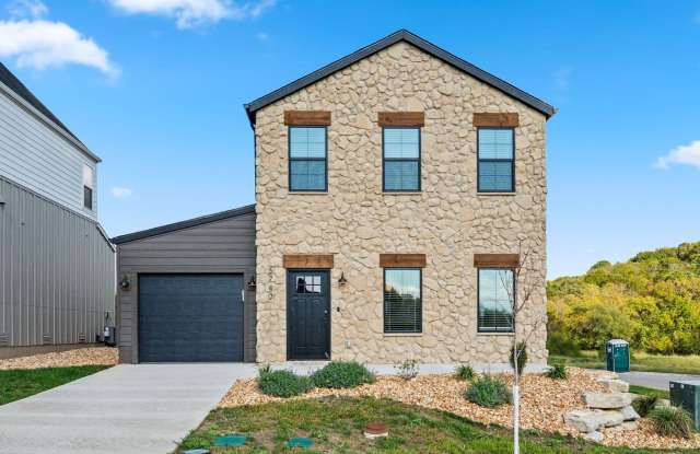 5740 S Southwind Avenue Gallery 2
