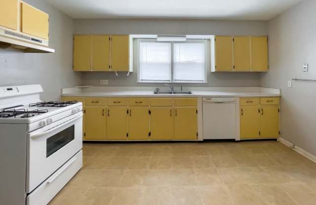 Dishwasher and Washer/Dryer Included photos photos