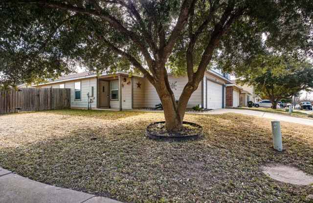 3 Bedroom, 2 Bath, Corner Lot Home Near Tesla & Airport Gallery 4