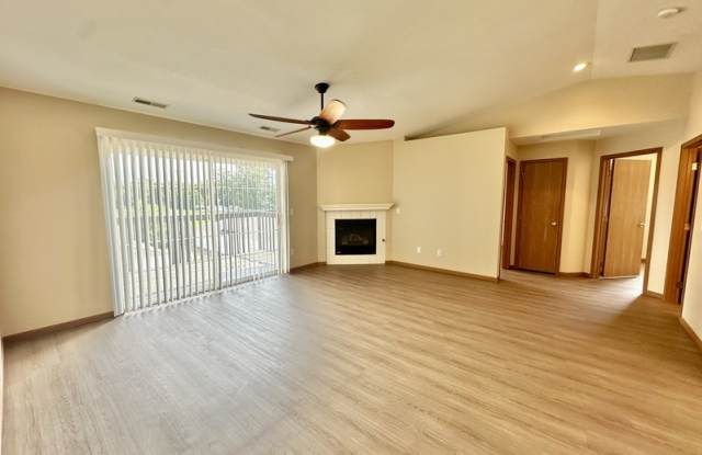 6500 Creekside Dr NE Gallery 2