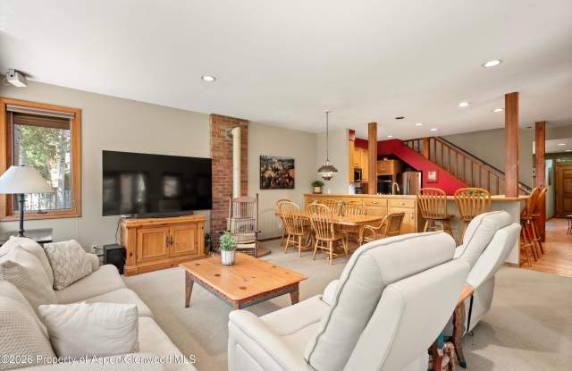 1375 Snowbunny Lane Gallery 4