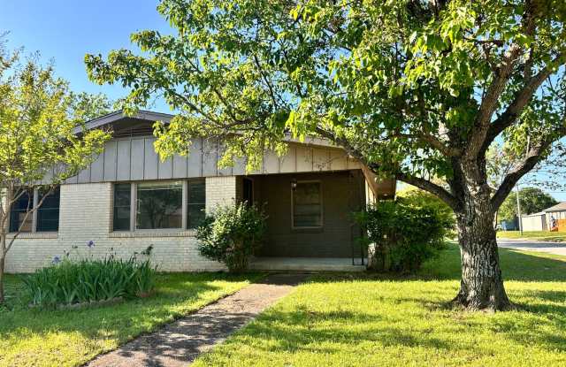 4 Bedroom Updated Spacious Home! photos photos