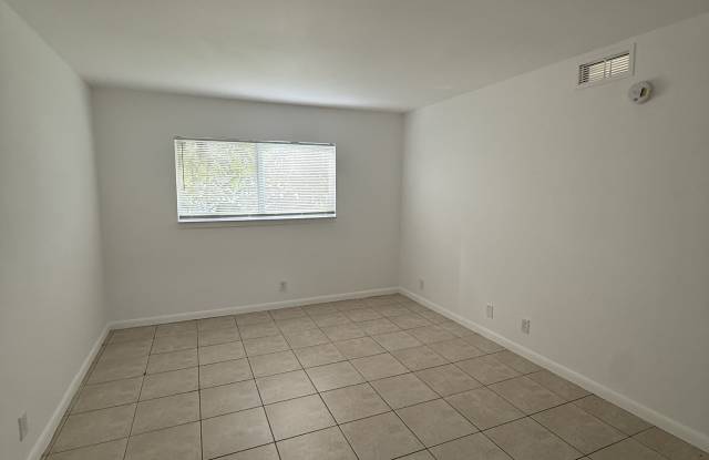 2916 NW 55th Avenue- 1B Gallery 4