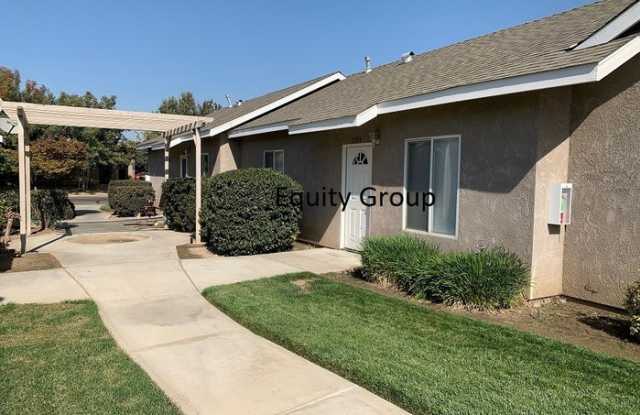 2339 West Sunnyside Avenue - 2339 West Sunnyside Avenue, Visalia, CA 93277